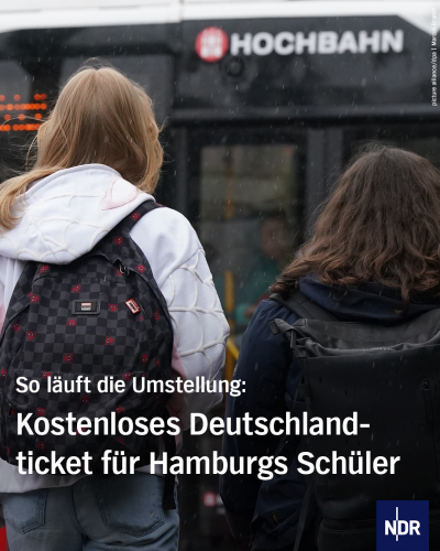 Bild: Zwei von hinten zu sehende Schulkinder gehen auf einen Bus der Hamburger Hochbahn zu.

Text: So läuft die Umstellung: Kostenloses Deutschlandticket für Hamburgs Schüler