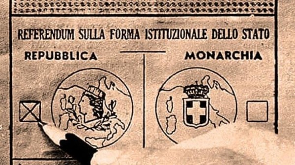 Cédula da consulta popular que pôs fim à monarquia na Itália.