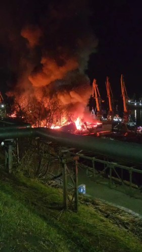 A large scale fire broke out in a Russian sea port, the fire covered an area of 5,000 square metres 