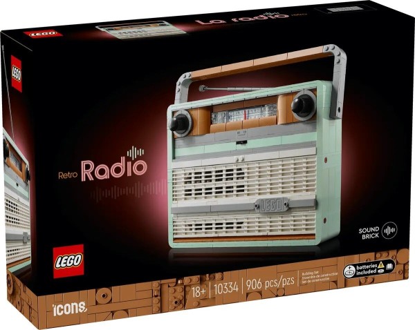 A model of a vintage radio made of Lego bricks.