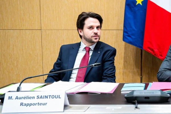 Aurélien Saintoul lors de la commission d’enquête, le 14 mars 2024. © Photo Éric Tschaen / REA
