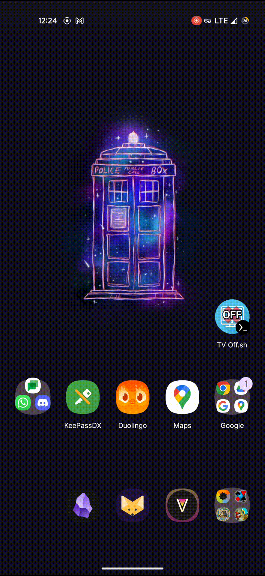 Screen recording of an Android phone showing repeated (increasingly rapid) clicks on an empty space where a Reddit app icon used to live.