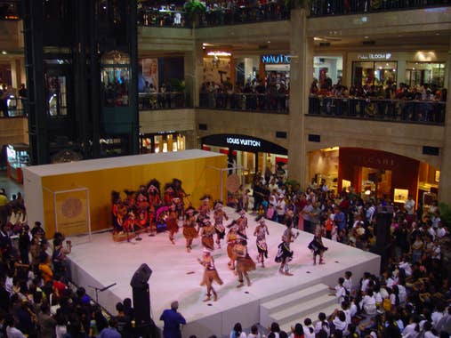 Indonesian traditional dance inside a mall