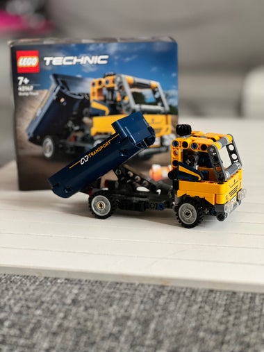 Lego 42147 dump truck