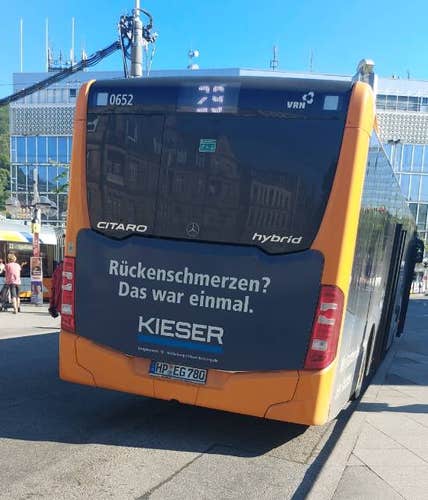 Bus dieselt ohne jeden Grund am Bismarckplatz herum