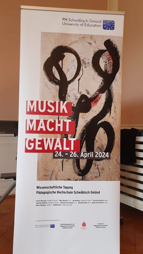 Foto Roll-Up zur Tagung "Musik Macht Gewalt", 24.-26. April 2024, PH Schwäbisch Gmünd.