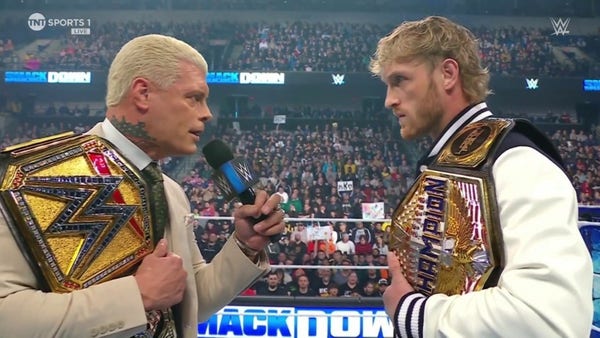 Cody Rhodes z Loganem Paulem robią face to face.