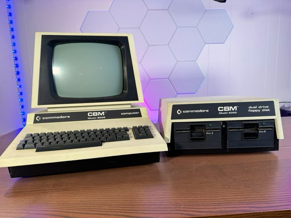 Commodore pet 8032 with 8050 dual disk drive
