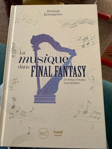 Couverture du livre « la musique dans final fantasy » de Jeremie Kermarrec représentant une harpe et des notes de musique 