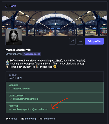 Screen from mastodon web application. One of the additional tag is the URL to Vernissage user profile. URL is marked as green/verified.