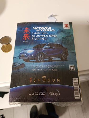 Foto della quarta di copertina di Topolino in cui è presente una pubblicità per un SUV. La pubblicità è realizzata come doppio marketing, per l'automobile e per la serie TV Shogun