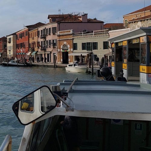 Buongiorno. I'm almost home. Just this quick photo, then I have to get off. Saluti, Donatella Morosini from #Venice
