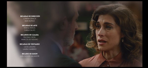 Screenshot from SDL avance - the back of Jaime’s head is barely visible but you can tell they’re in the shop. Marta’s eye makeup is blurred and she has clearly been crying. Her hair is slightly less than perfect and she’s wearing the same peach orange blouse as the foil knife stabbing scene. She’s looking at Jaime with a searching and sad expression, but bb looks broken, like not much of her usual vigor and bravado is left.