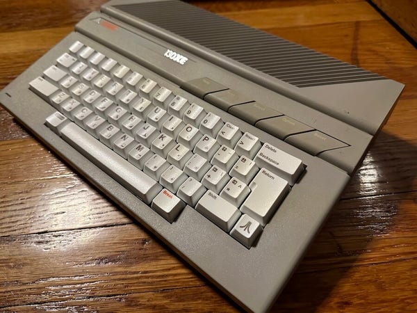 Atari 130XE with a new keyboard installed