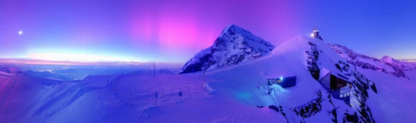 Polarlichter 🤩 über der Schweiz

(Bild von der Roundshot-Webcam auf dem Jungfraujoch, 10.05.2024, 22.30 Uhr)