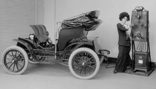 An electric car, 1912