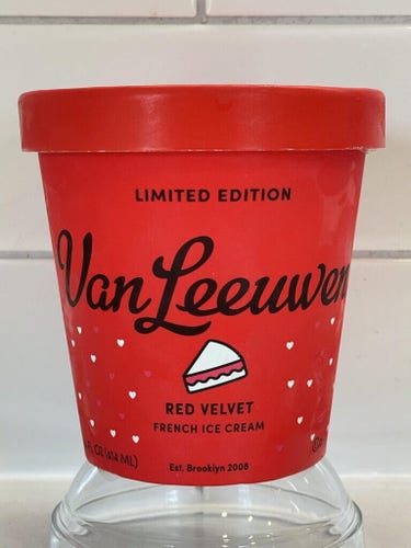 I have 33 different Van Leeuwen’s flavors in my freezer and I’ll be testing one by one. #22/33 - Red Velvet