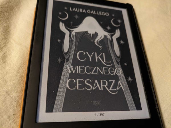 Okładka e-booka "Cykl wiecznego cesarza" autorstwa Laury Gallego Garcii. E-book ma 397 stron.