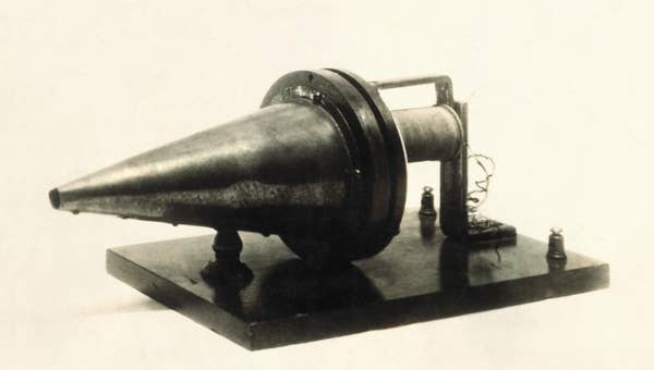 Receiver - Bell telephone. You can call this a speaker. ⛵️