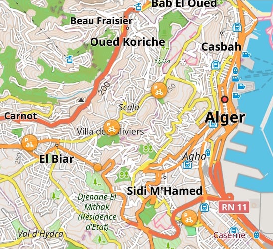 Screenshot de la carte osm d'Alger où ont voit 5 points correspondant aux 5 parkings vélos