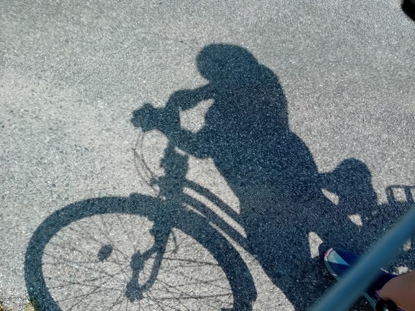 L ombre de mon vélo et moi